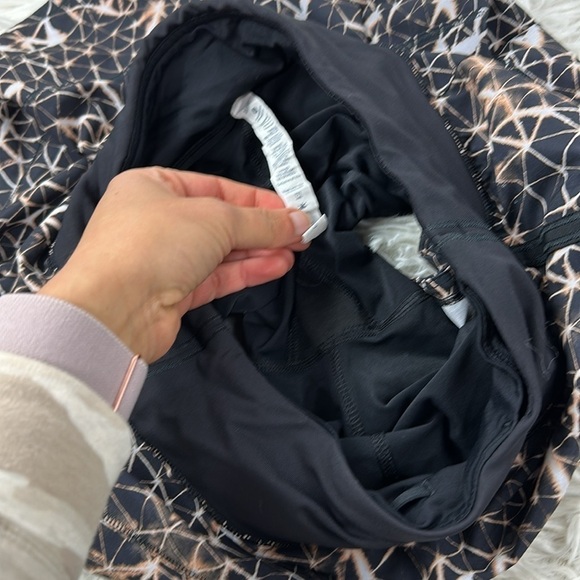 Lululemon Pace Rival Skirt II *4-way Stretch (Tall) Sugar Crush Multi / Black - Picture 4 of 6